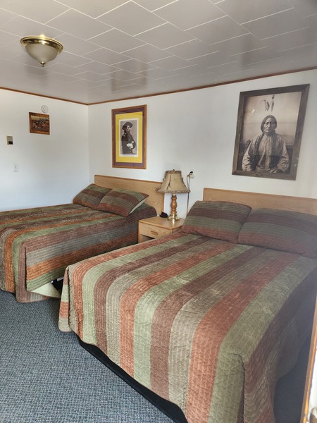 Double 2 Full Beds Photo 4